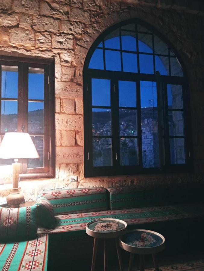 Turquoise Vandrarhem Nablus Exteriör bild