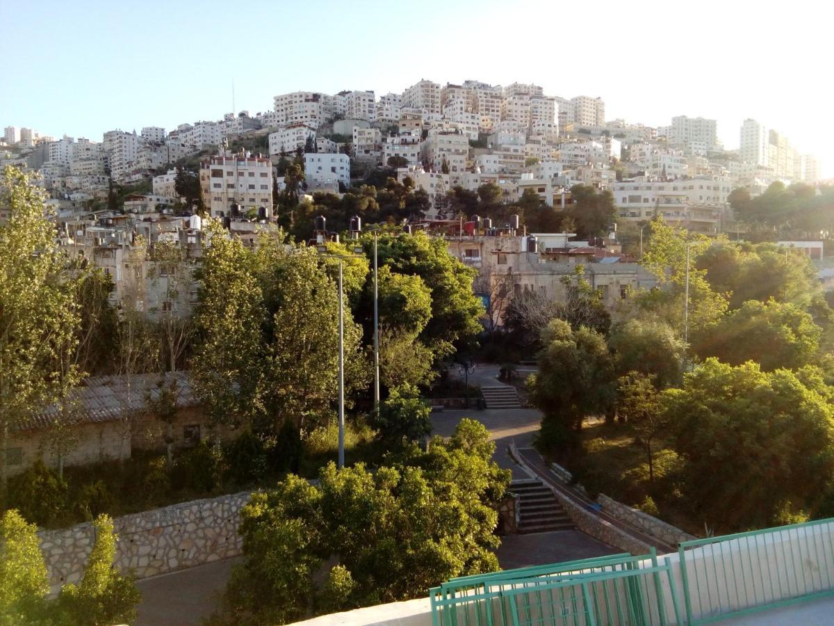 Turquoise Vandrarhem Nablus Exteriör bild