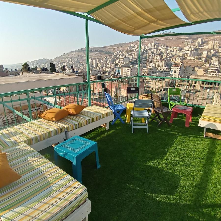 Turquoise Vandrarhem Nablus Exteriör bild