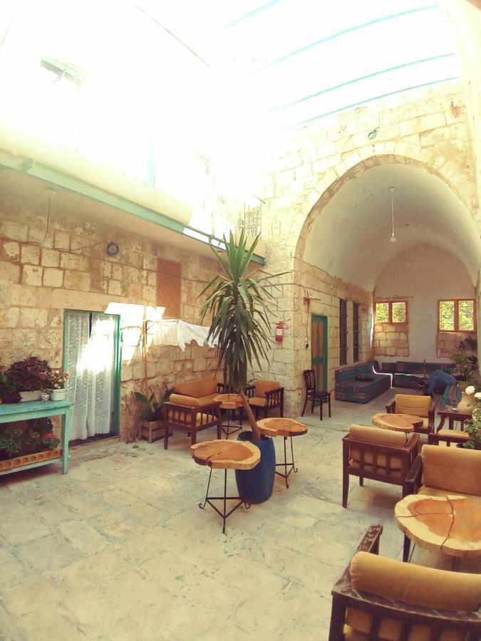 Turquoise Vandrarhem Nablus Exteriör bild