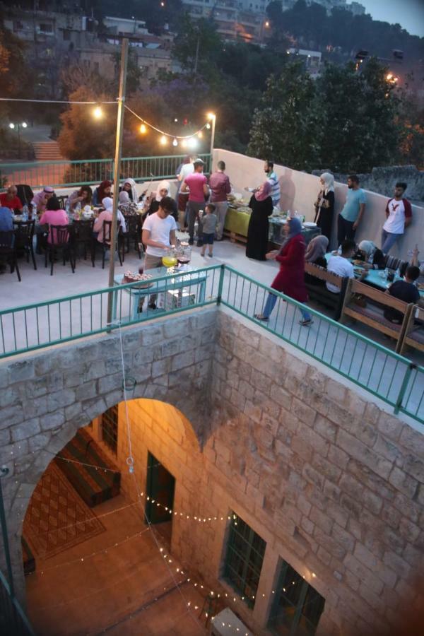 Turquoise Vandrarhem Nablus Exteriör bild